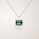 Collier Amazona, or rose