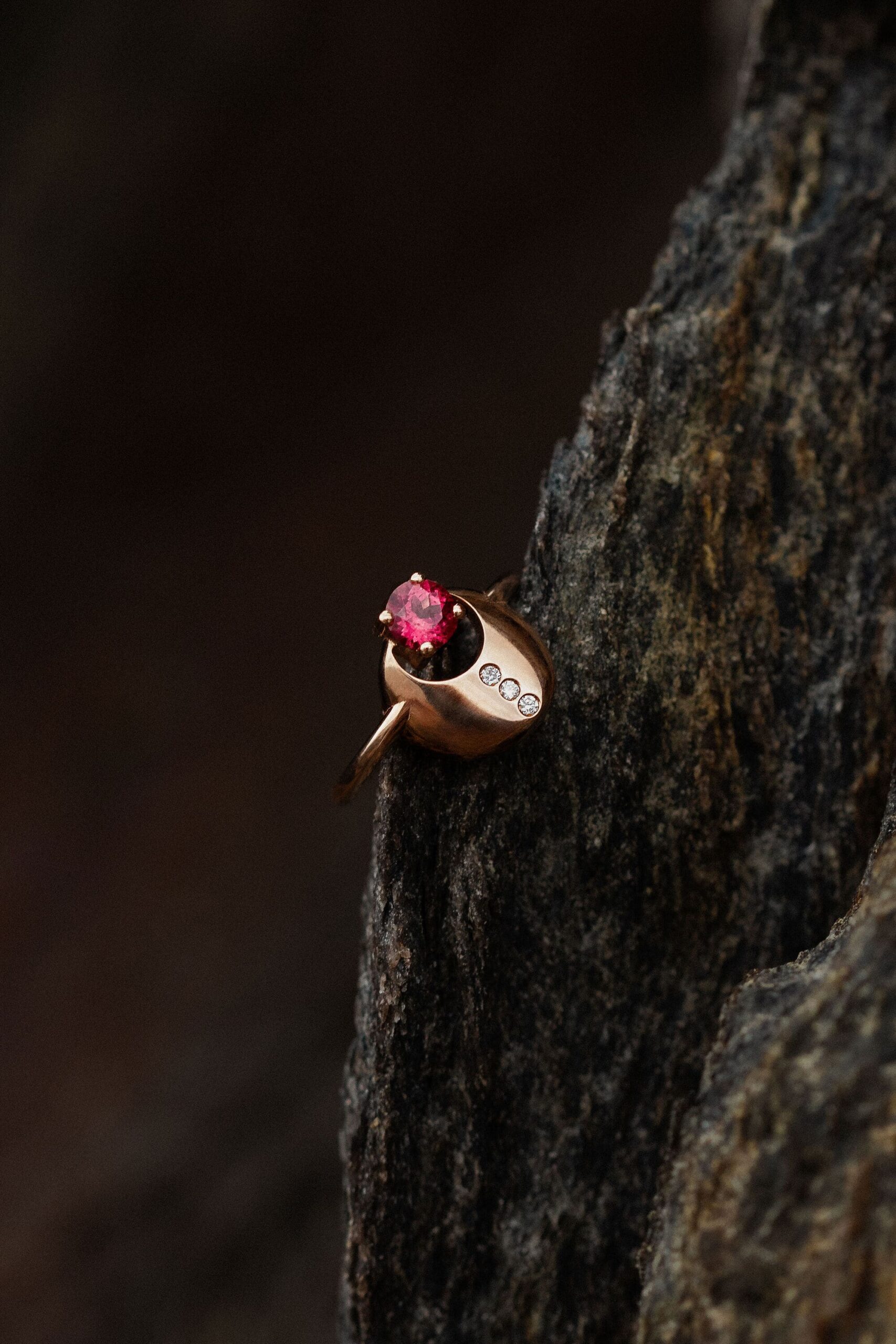 bague fabrication française, joaillerie, marque sandreta jewelry, collection origin, or 18 carats, tourmaline rose