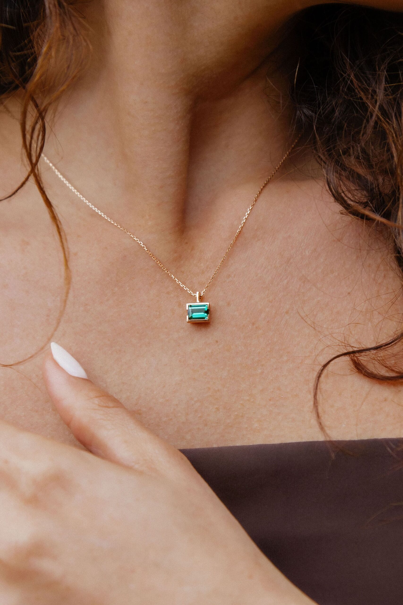 collier amamzona, tourmaline verte, or 18 carats, fabrication française