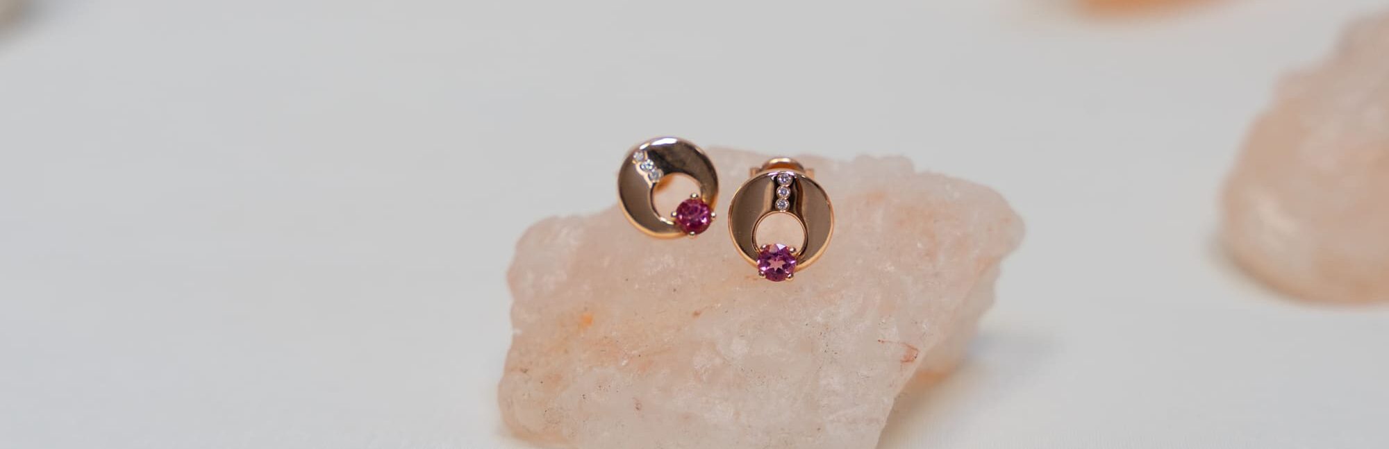 boucles d'oreilles or rose, lune sandreta jewelry, tourmaline rose, or recyclé, sandreta jewelry